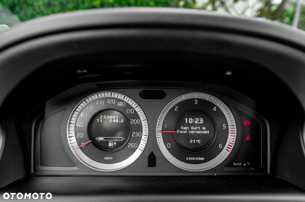 Volvo XC 60 D5 AWD Momentum - 22