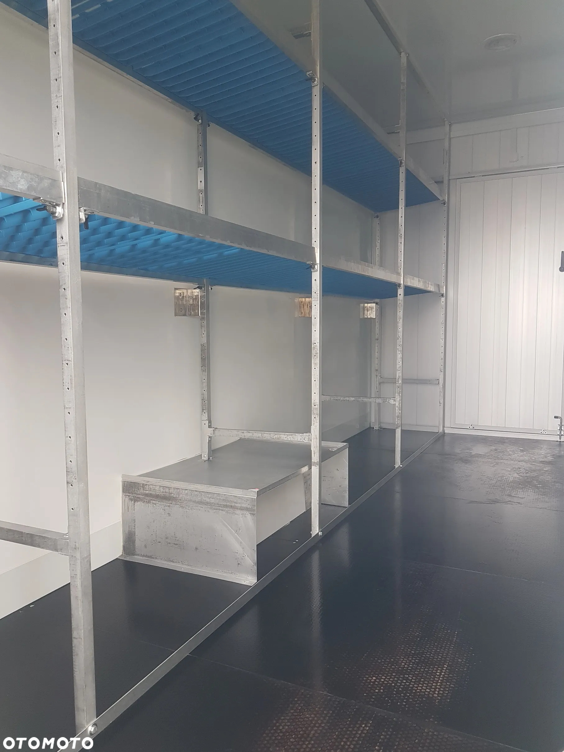 Iveco DAILY KONTENER NISKOPODŁOGOWY 4,43x2,23x2,42 SKLEP BAR FOODTRUCK KAMPER KLIMA - 18