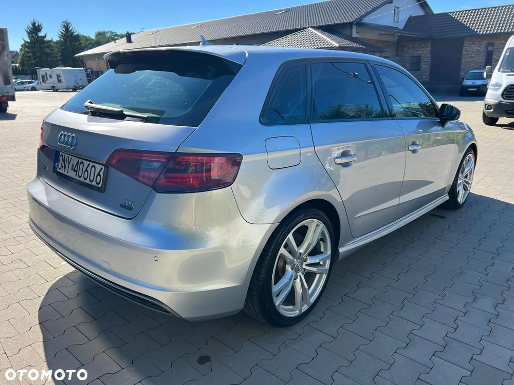 Audi A3 Sportback 2.0 TDI (clean diesel) quattro S tronic S line Sportpaket - 3