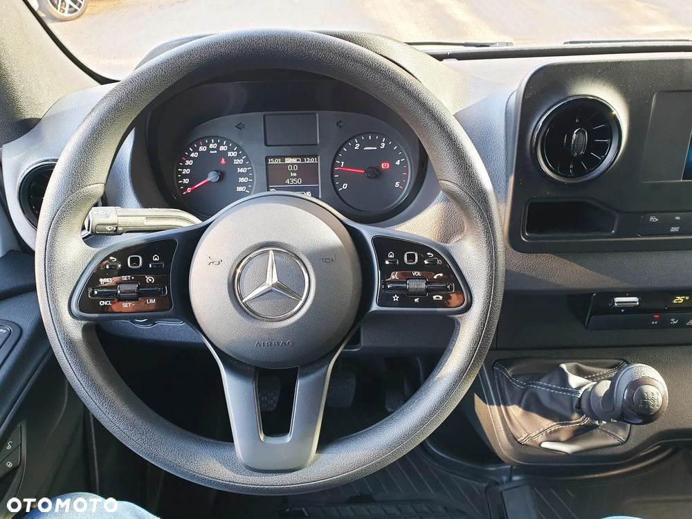 Mercedes-Benz SPRINTER - 14