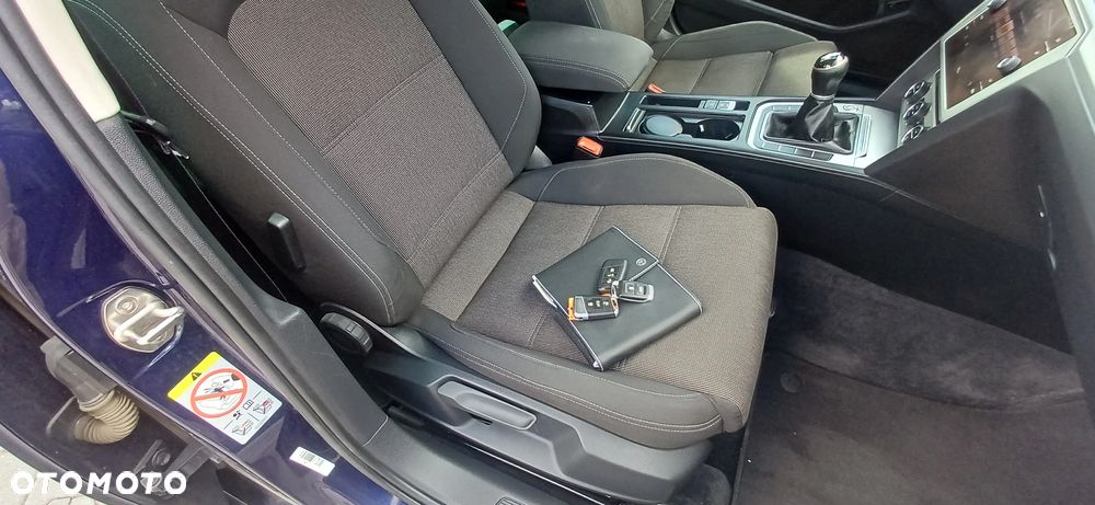 Volkswagen Passat 2.0 TDI BlueMotion Technology Highline - 18