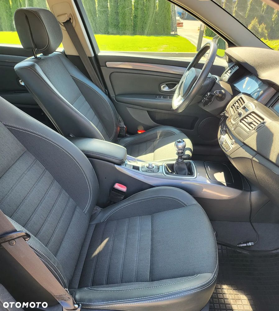 Renault Laguna 2.0 dCi FAP Initiale - 14