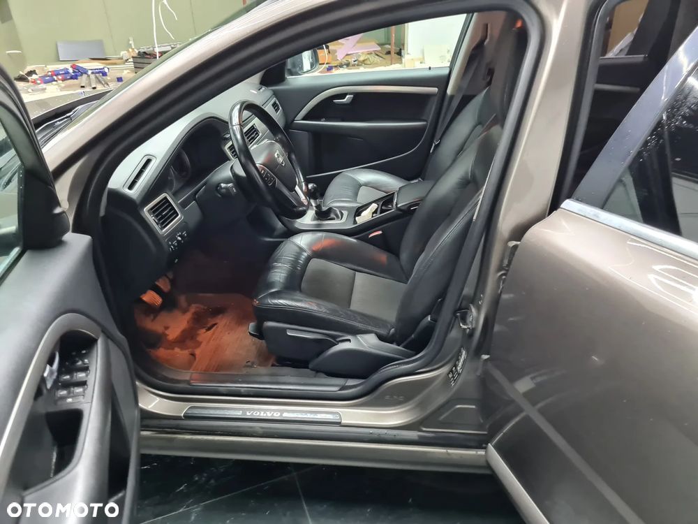 Volvo V70 2.4D Summum - 15