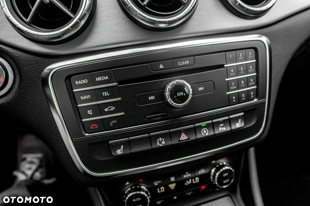 Mercedes-Benz CLA 250 4Matic 7G-DCT AMG Line - 31