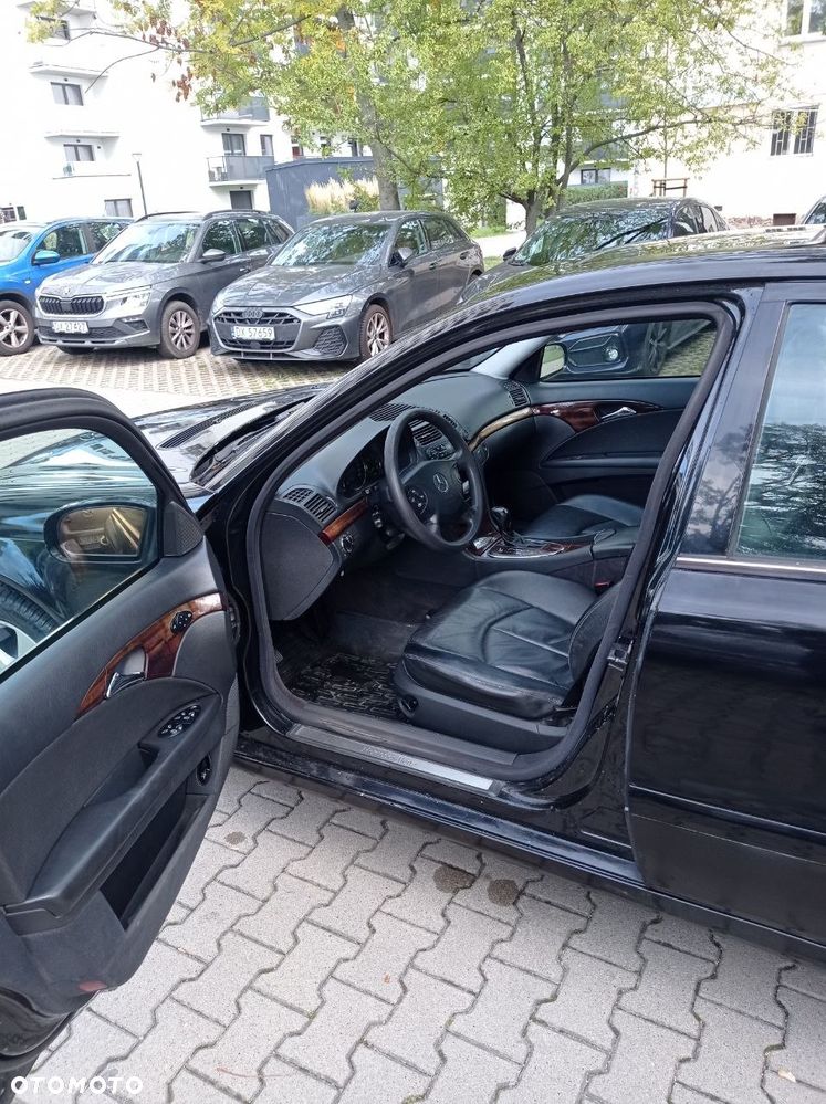 Mercedes-Benz E-Class 2002 photo 5