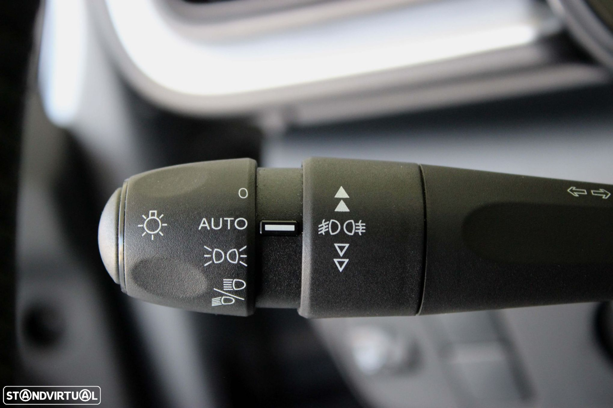Citroën C3 1.2 PureTech Shine Pack EAT6 - 17
