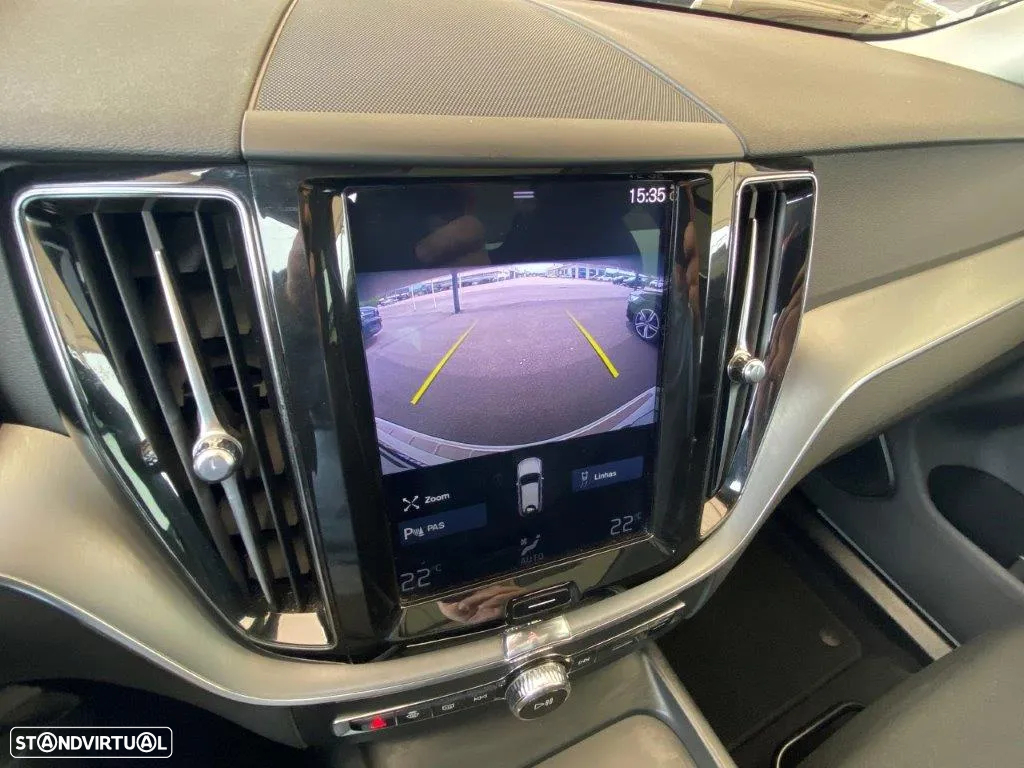 Volvo XC 60 2.0 T8 PHEV Momentum Plus AWD - 16