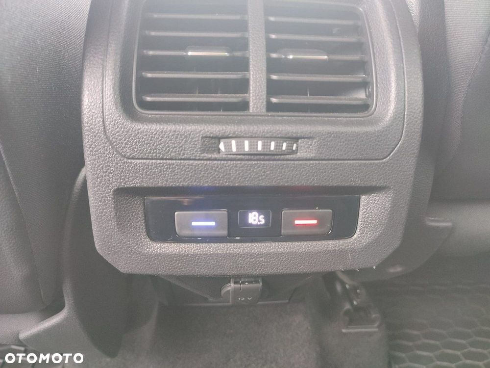 Volkswagen Touran - 16