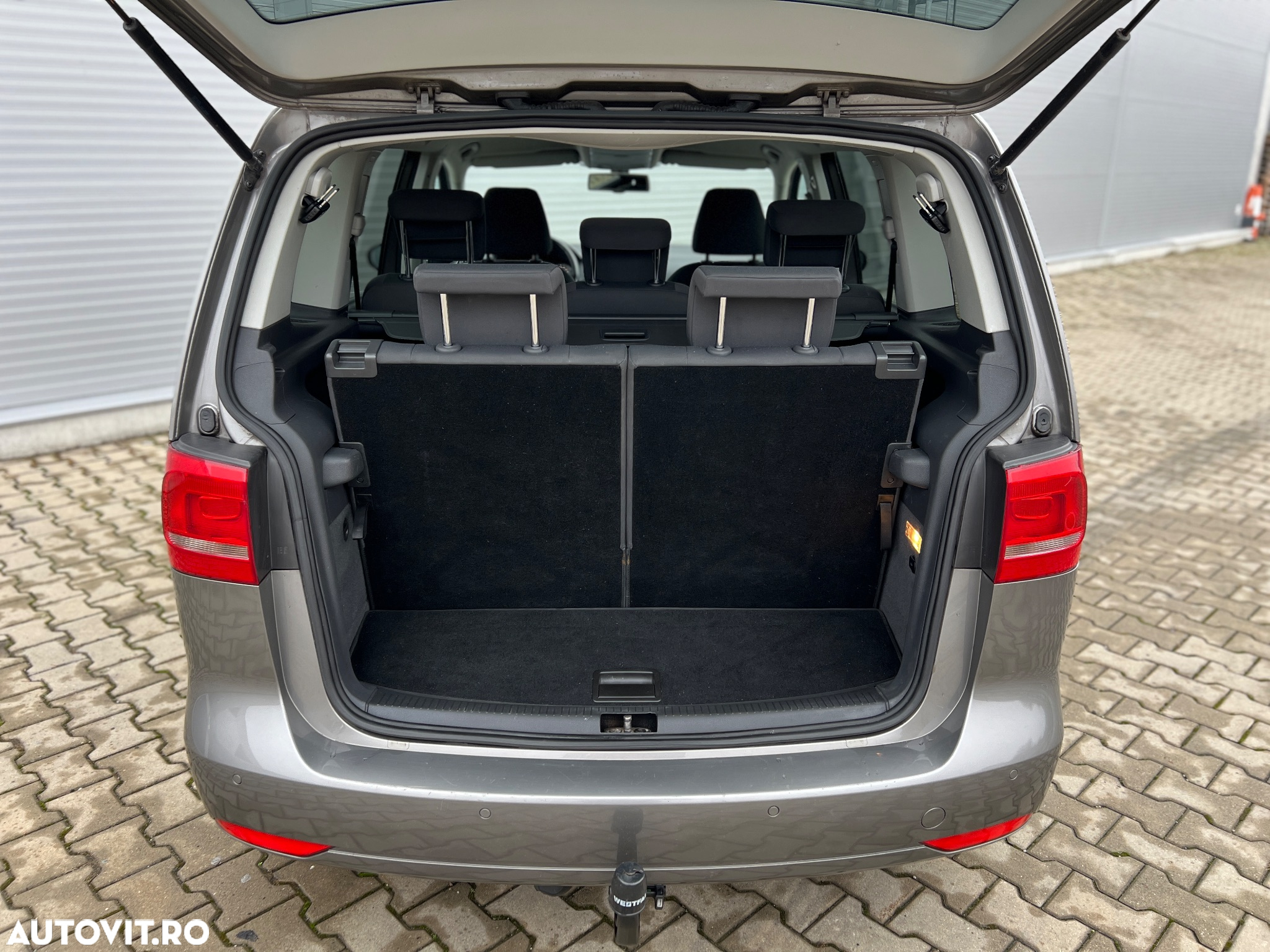 Volkswagen Touran 1.6 TDI BlueMotion Technology Trendline - 12