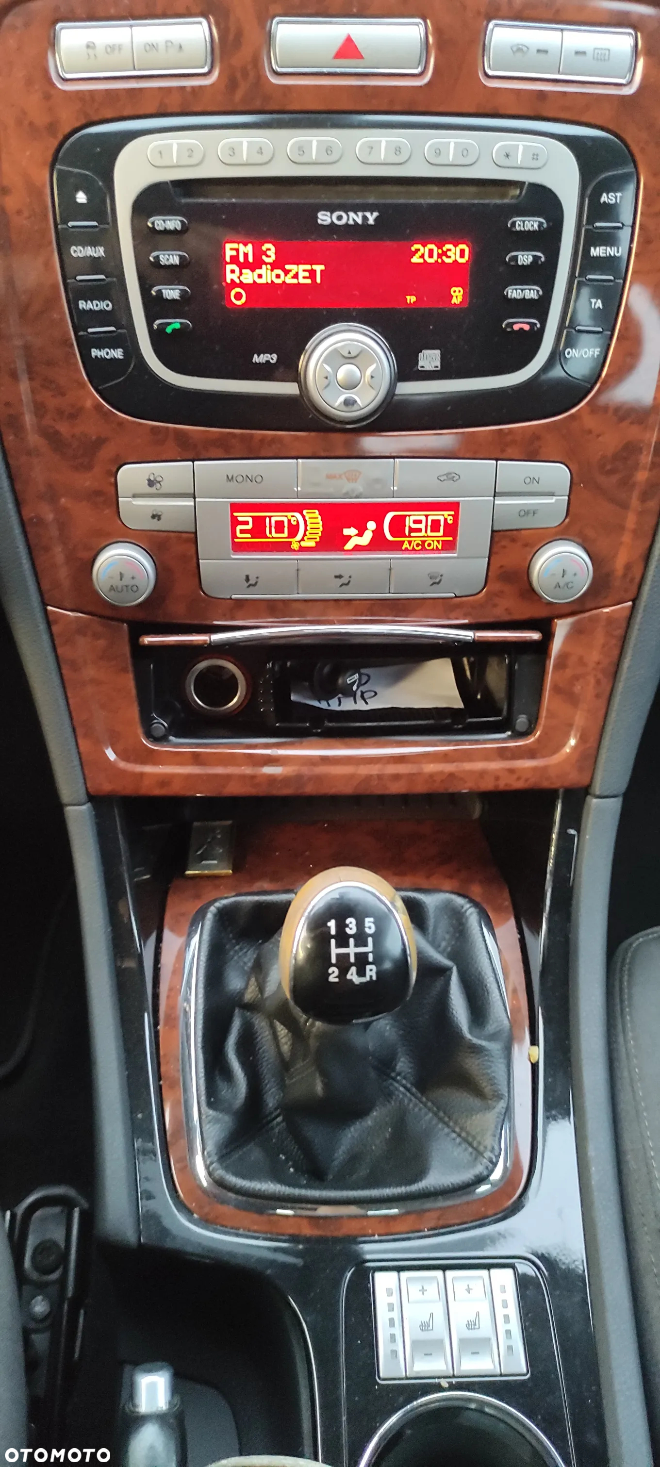Ford Mondeo 2.0 Ghia - 15