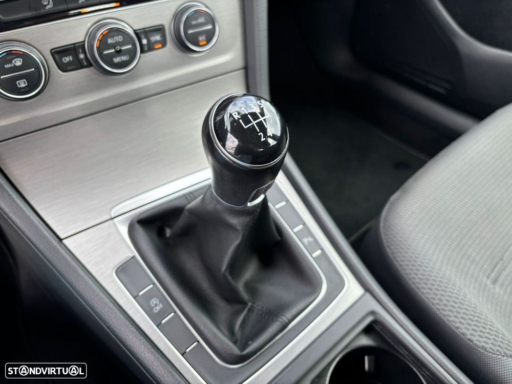 VW Golf 1.6 TDi R-Line - 18