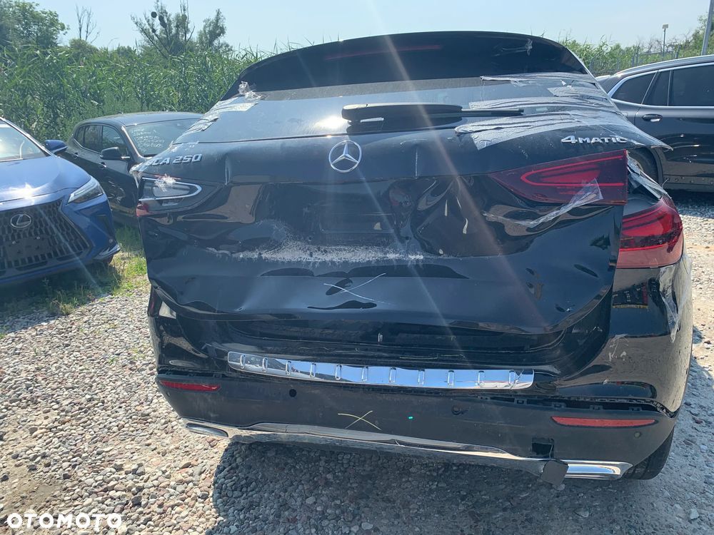 Mercedes-Benz GLA 250 4Matic 8G-DCT - 5