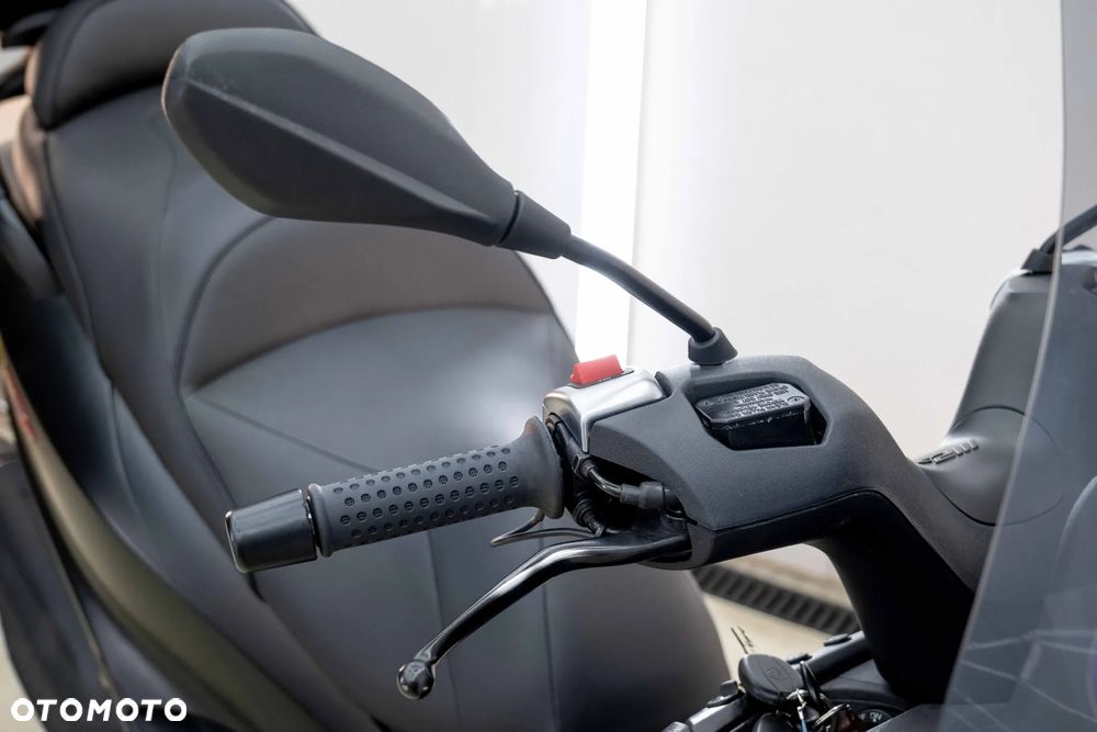 Piaggio MP-3 - 30