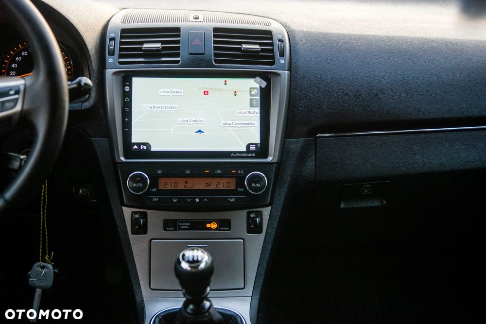 Toyota Avensis Touring Sports 1.8 Comfort - 32