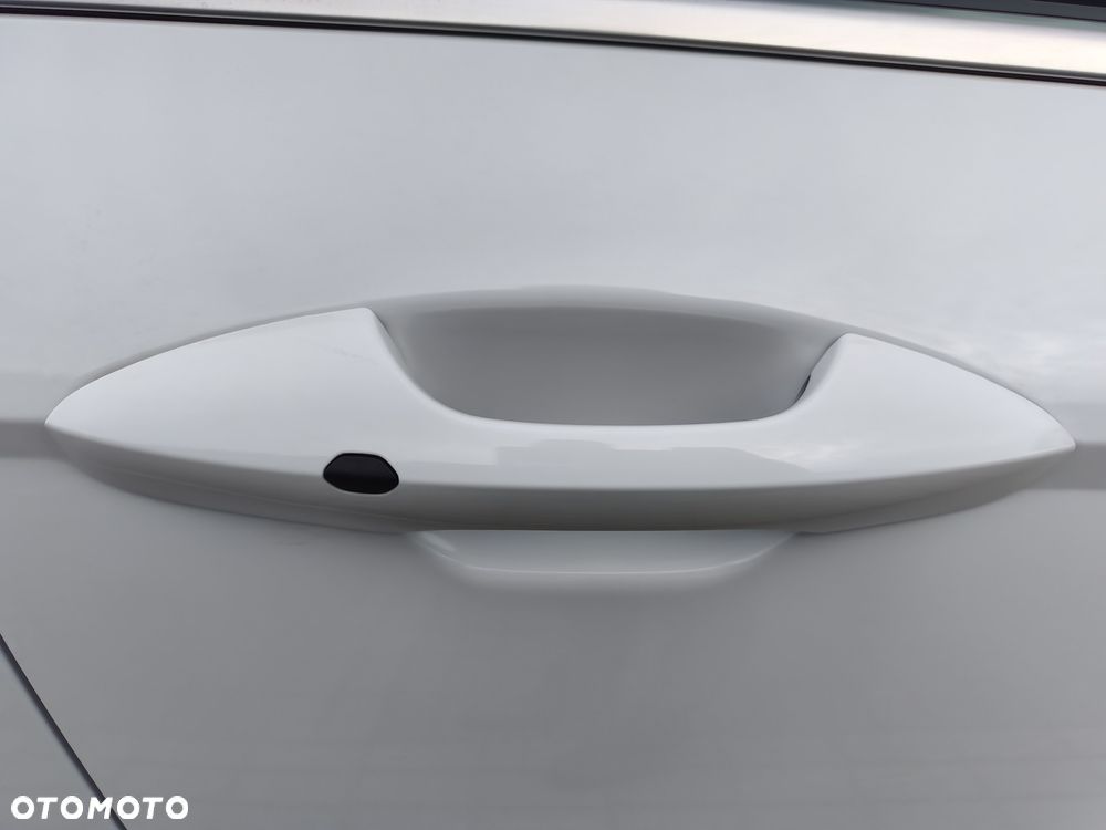 Hyundai Kona - 12