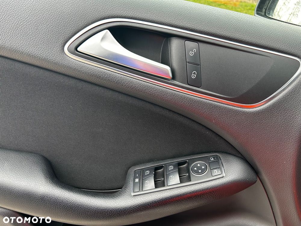 Mercedes-Benz Klasa B 180 CDI - 21