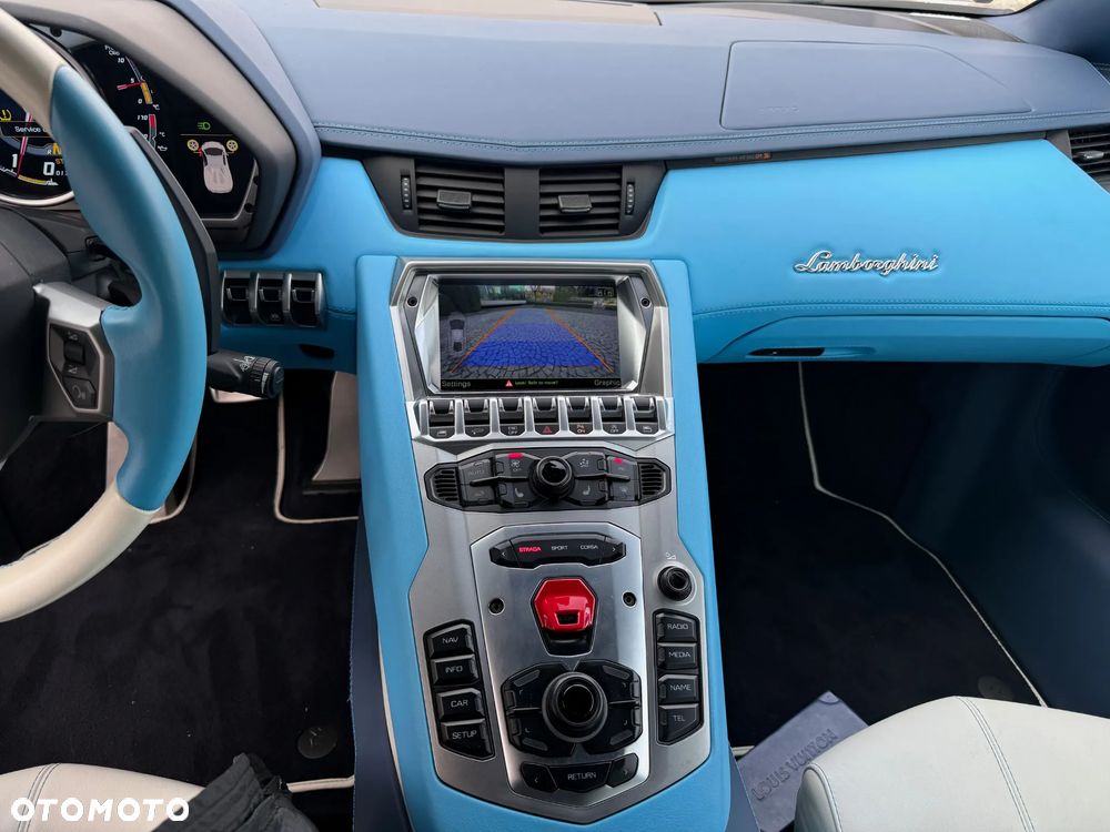 Lamborghini Aventador - 23