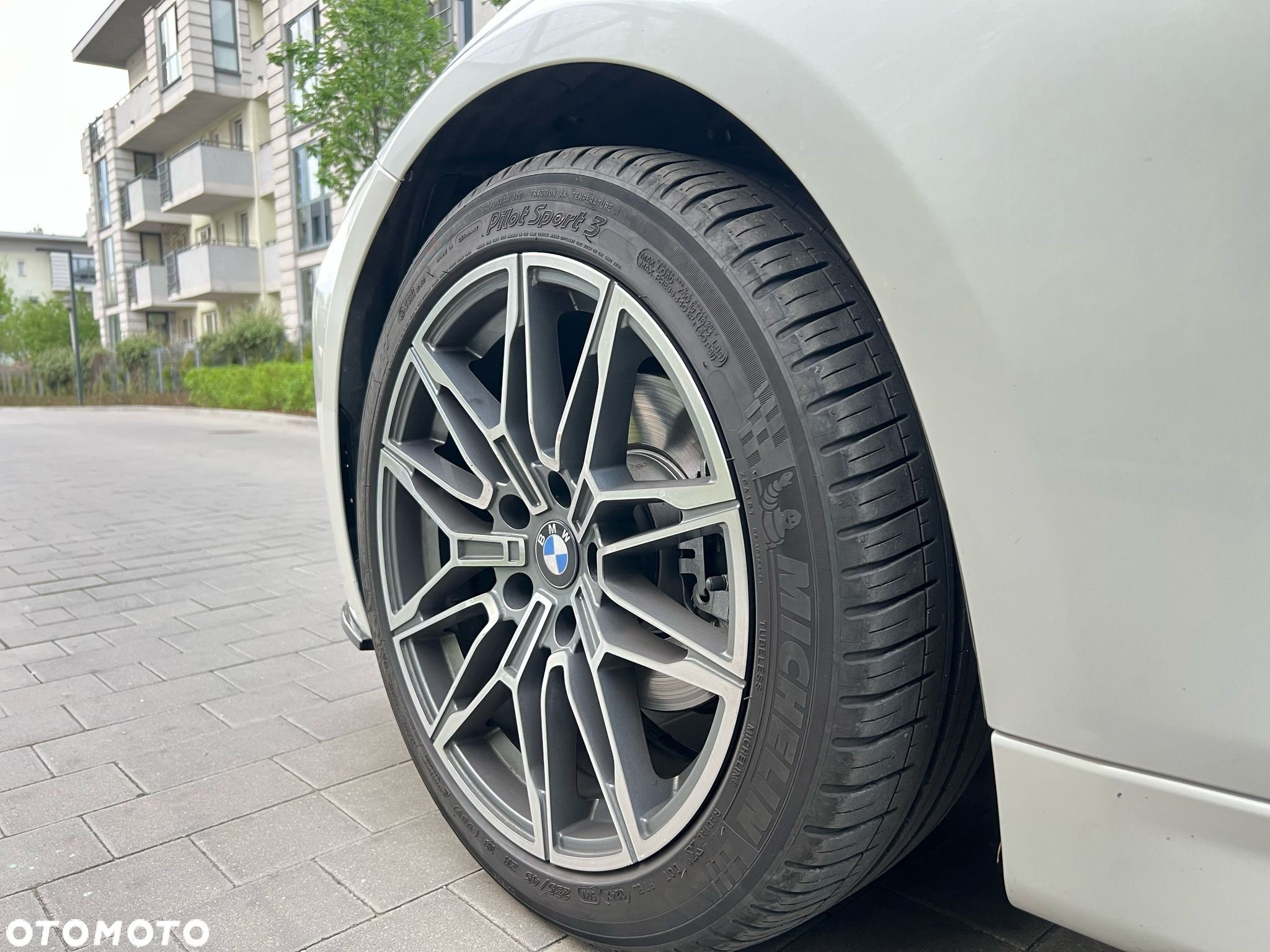 BMW Seria 3 320i - 9