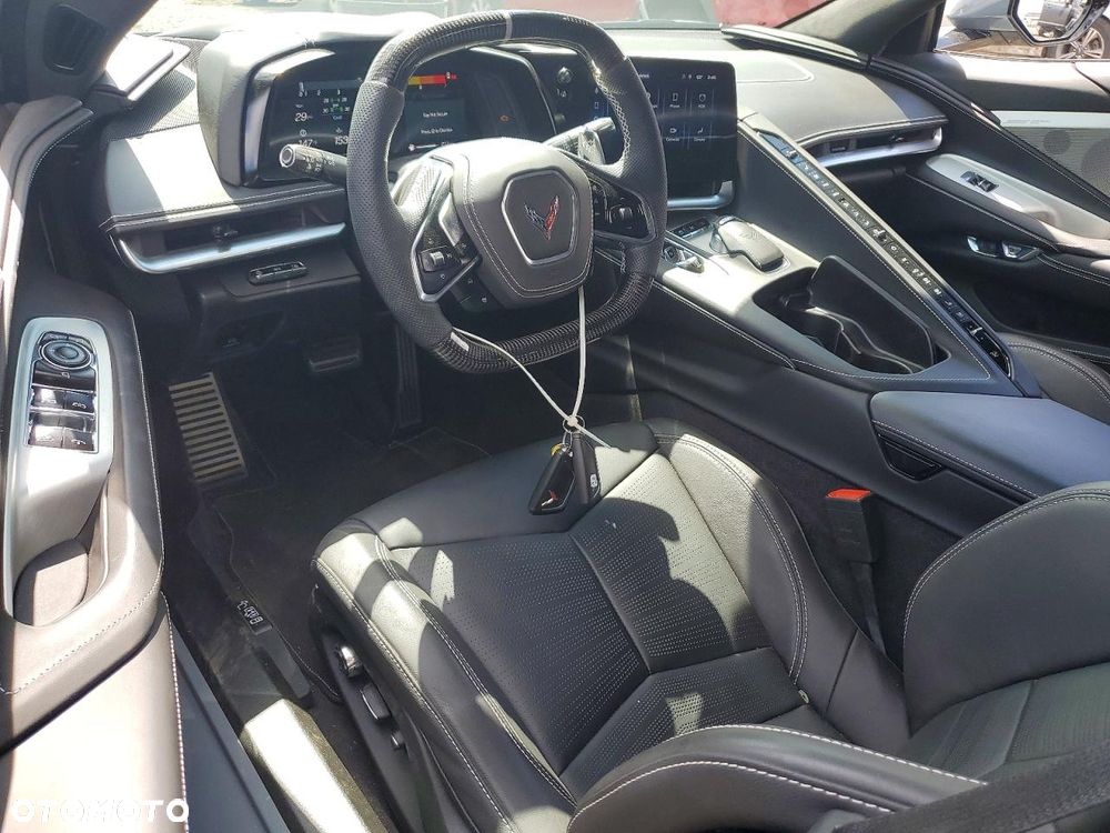 Chevrolet Corvette - 9