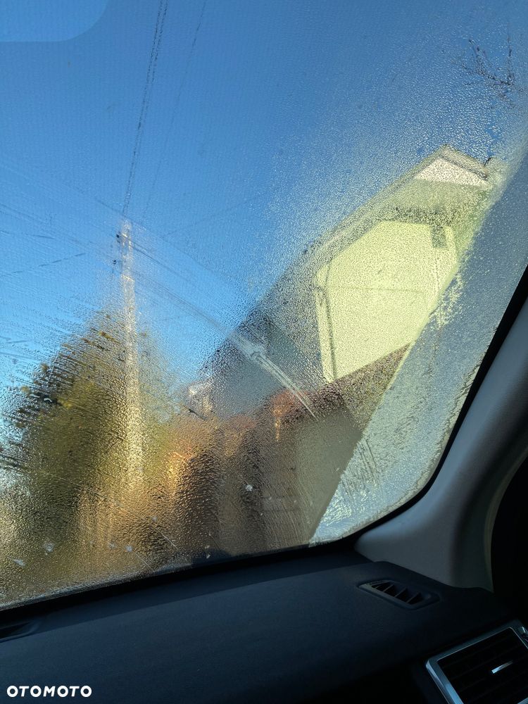 Land Rover Discovery Sport - 39