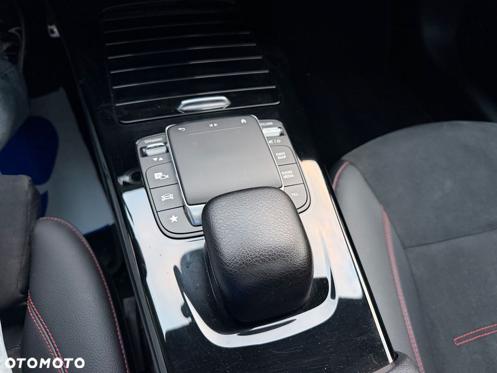 Mercedes-Benz CLA 250 e 8G-DCT AMG Line - 19