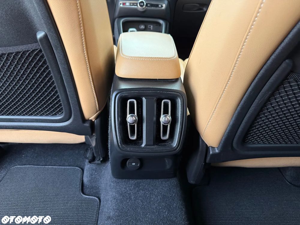 Volvo XC 40 T3 Geartronic Inscription - 35