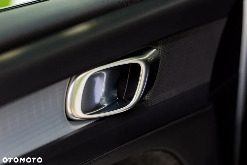 Volvo XC 40 T3 Momentum Pro - 11