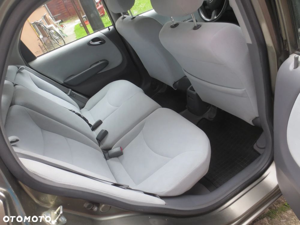 Honda City 1.4 Comfort - 14