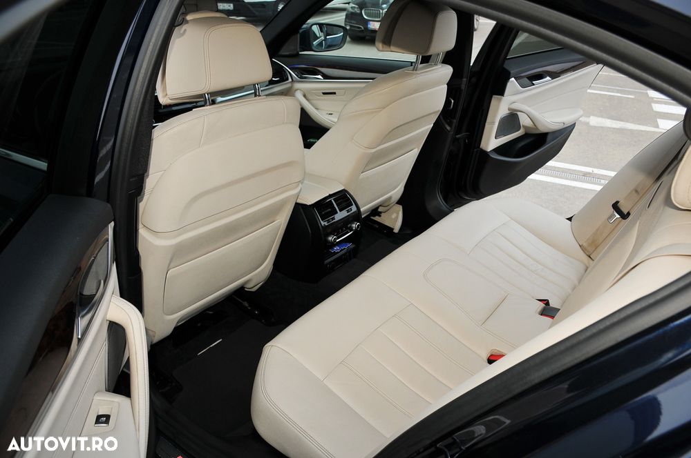 BMW Seria 5 530d xDrive Aut. - 12