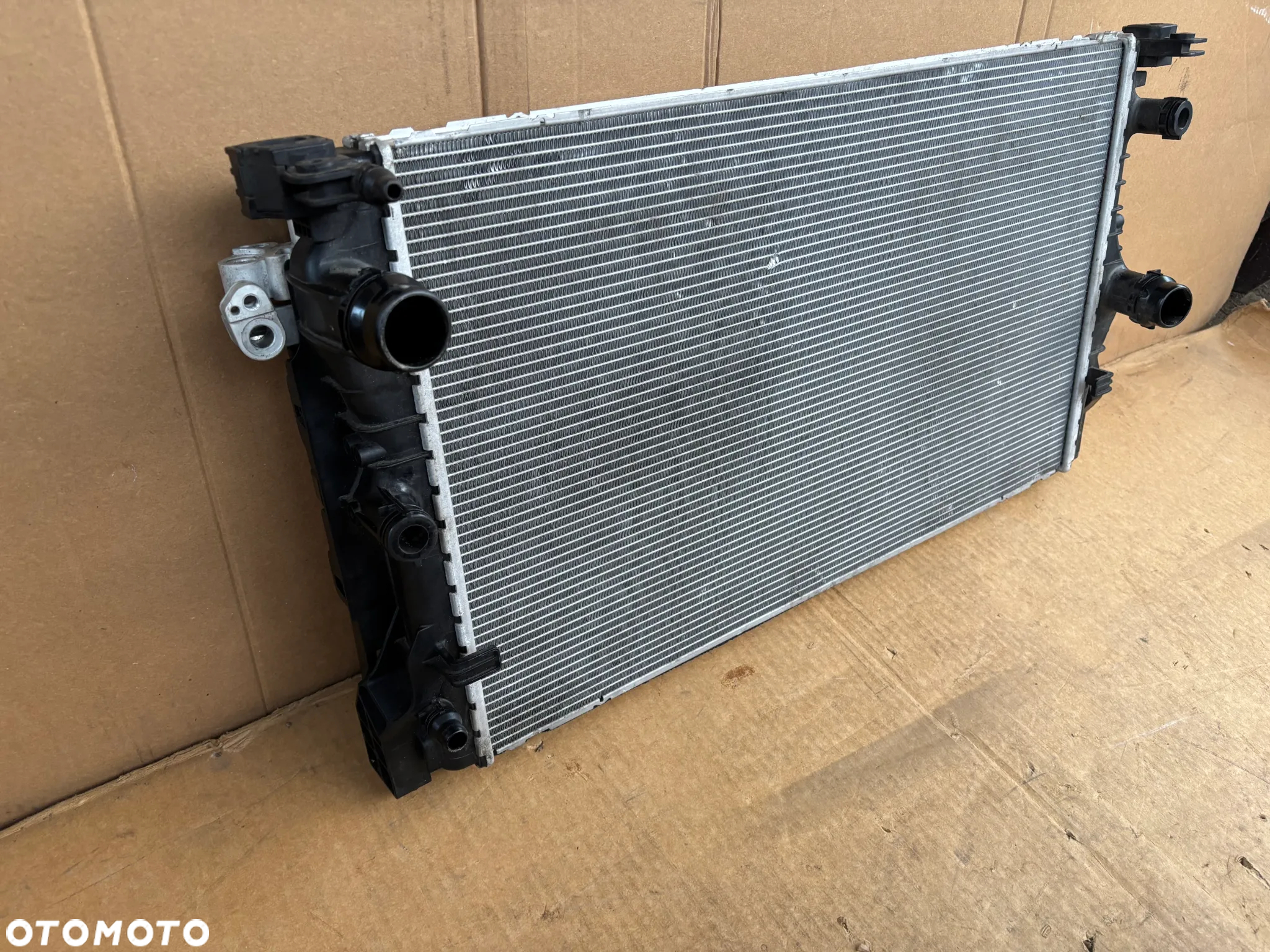 CHŁODNICA WODY KLIMATYZACJI CHŁODZENIA SILNIKA ORYGINALNA BMW 7 G11 G12 5 G30 G31 DIESEL 2.0 3.0 G32 8590047 9364258 - 6