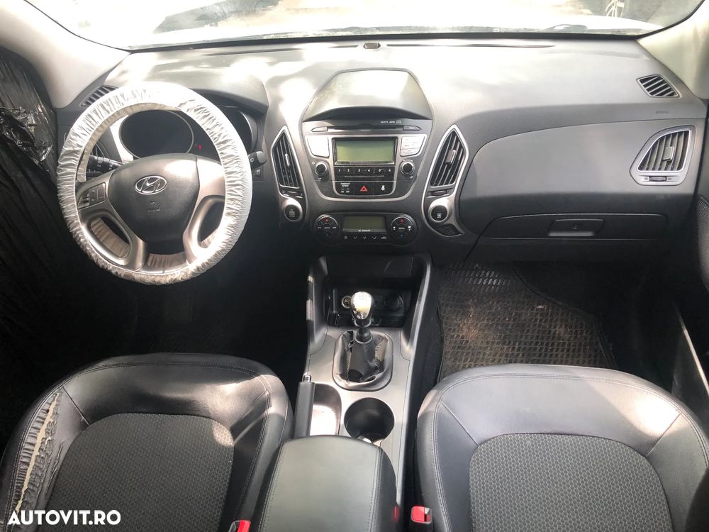 Dezmembrez Hyundai IX35 2012 2.0 CRDI 4WD gri argintiu - 7