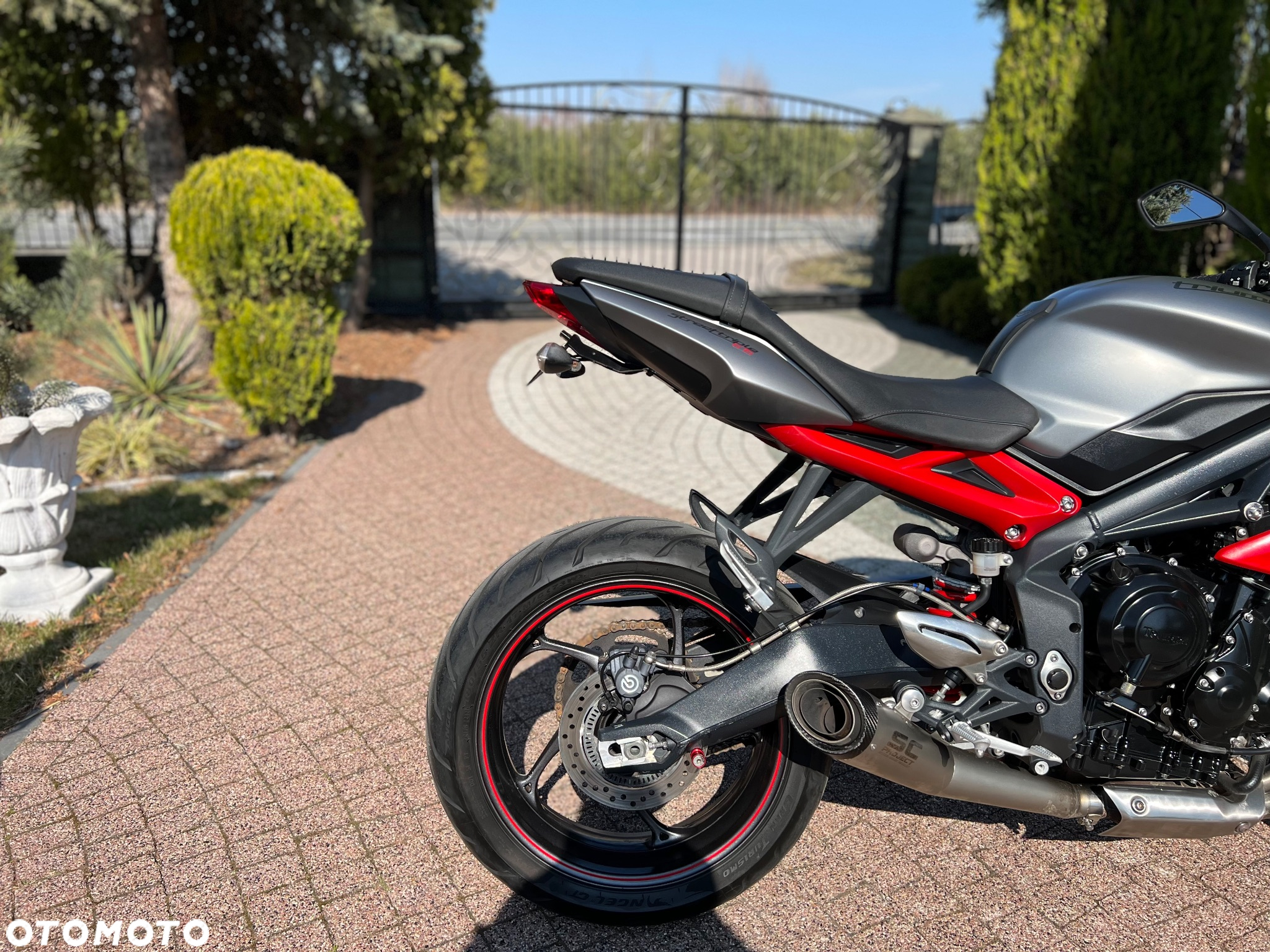 Triumph Street Triple - 9