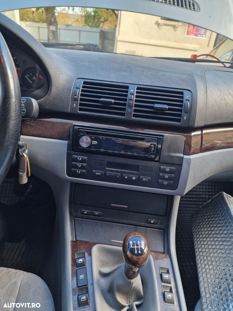 BMW Seria 3 320i - 9