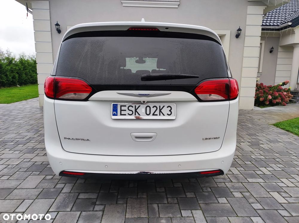 Chrysler Pacifica - 5