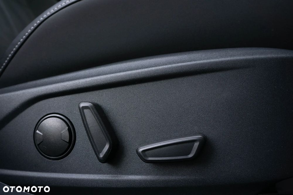 Ford Mustang Mach-E 98kWh AWD GT - 21