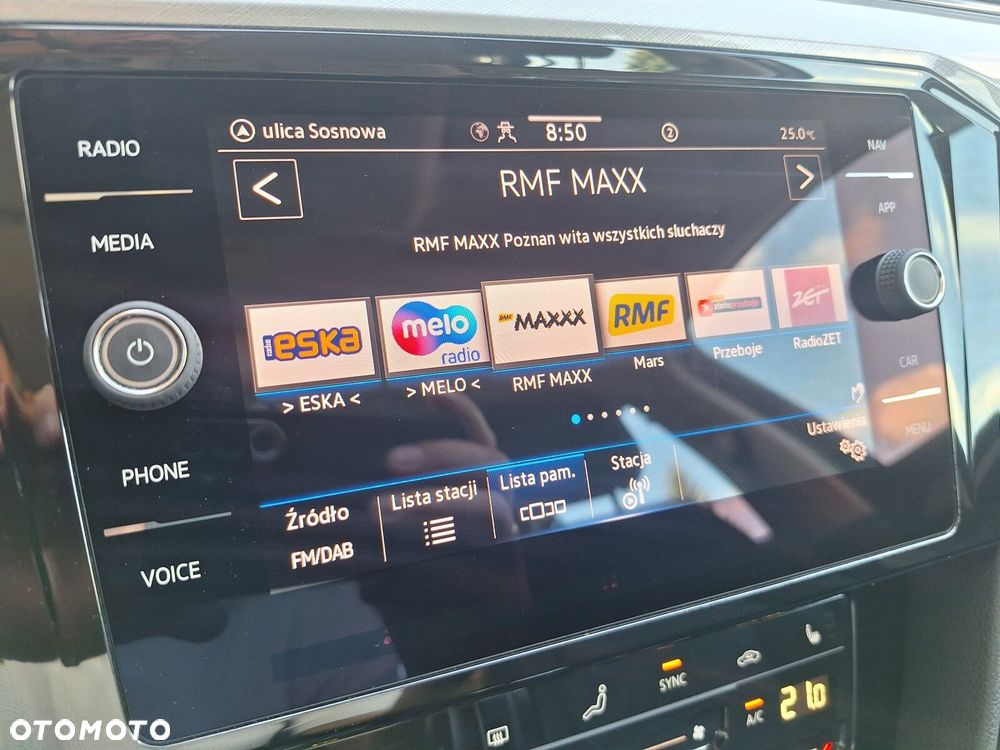 Volkswagen Passat - 32