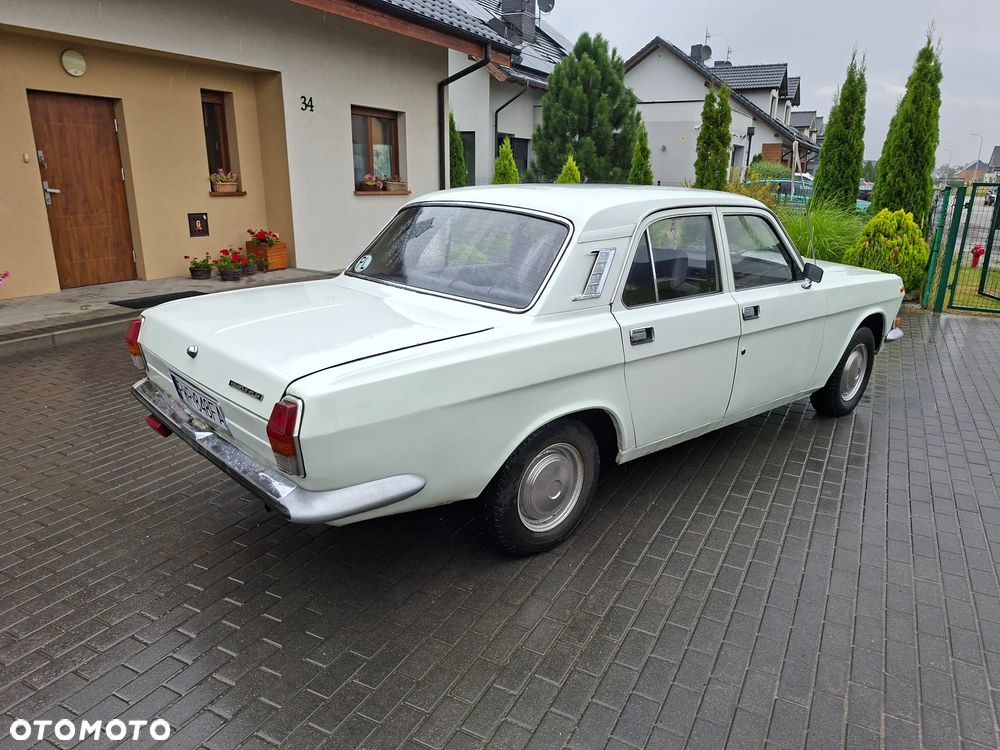 Wołga 2410 - 3
