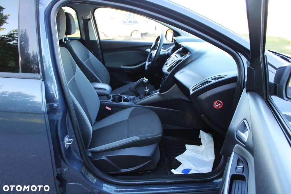 Ford Focus SW - 25