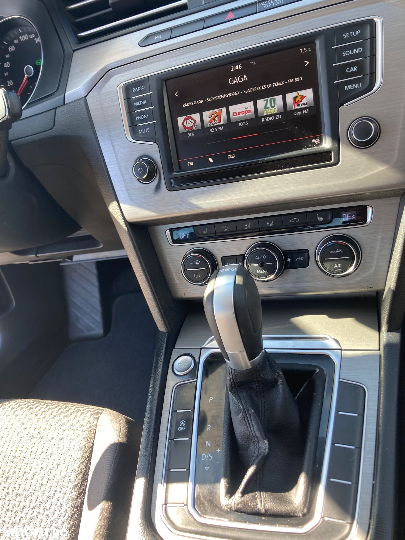 Volkswagen Passat 1.6 TDI (BlueMotion Technology) DSG Comfortline - 12