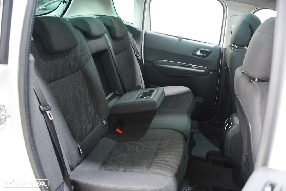 Peugeot 3008 1.6 HDi Allure - 12