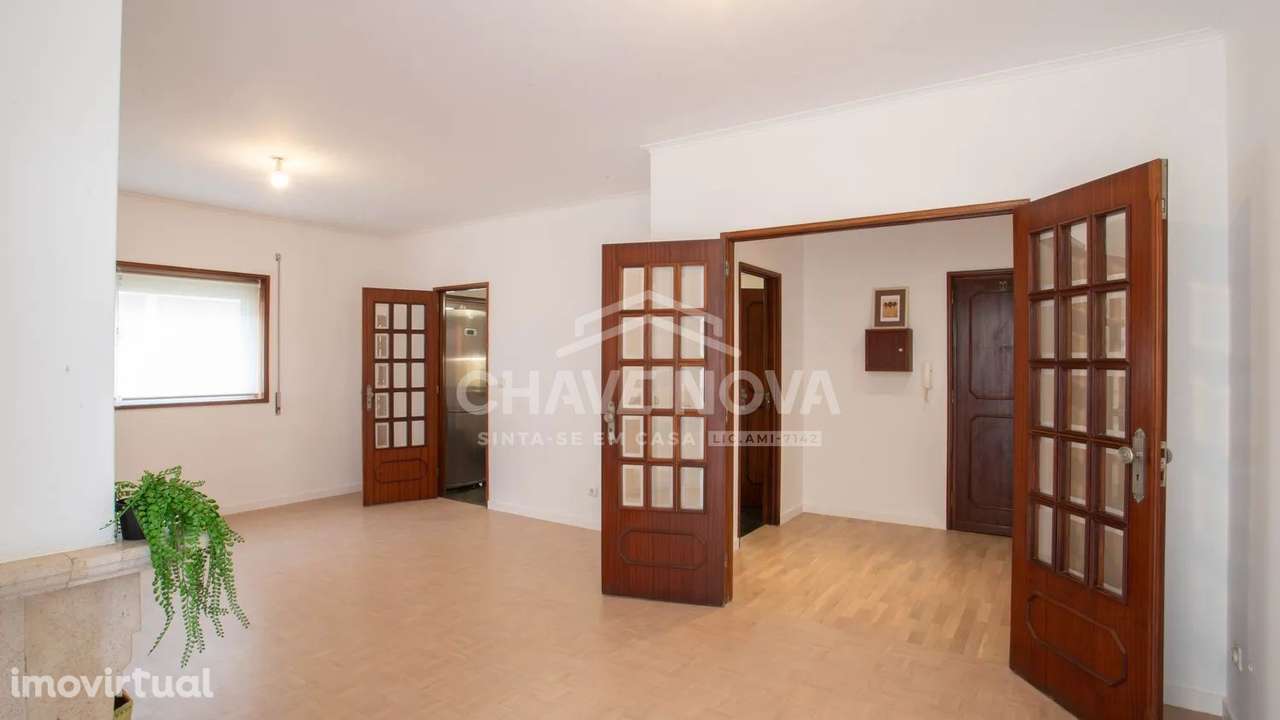 T3 Renovado c/ Garagem Box na Senhora da Hora (Matosinhos) - Grande imagem: 2/35