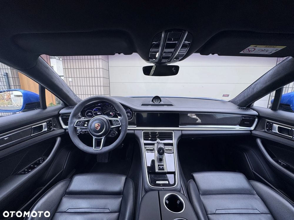 Porsche Panamera 4 E-Hybrid - 9