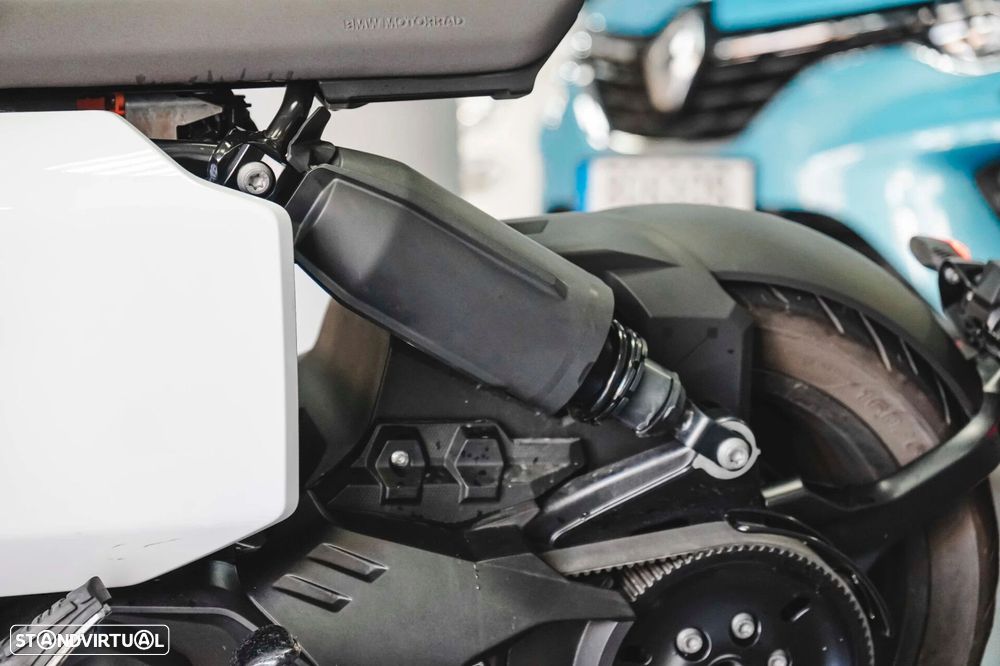 BMW CE 04 - 15