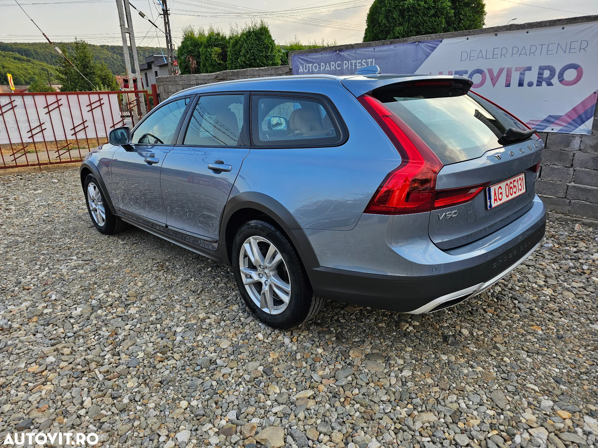 Volvo V90 Cross Country D4 AWD Geartronic Pro - 8
