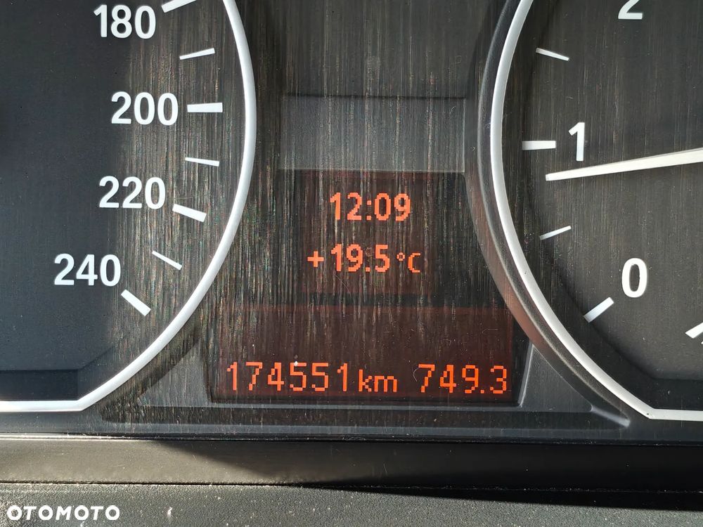 BMW Seria 1 120i - 21