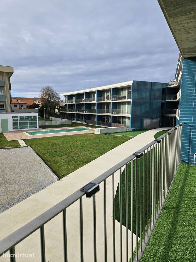 Apartamento T1 Novo com Varanda e Garagem - Grande imagem: 3/11
