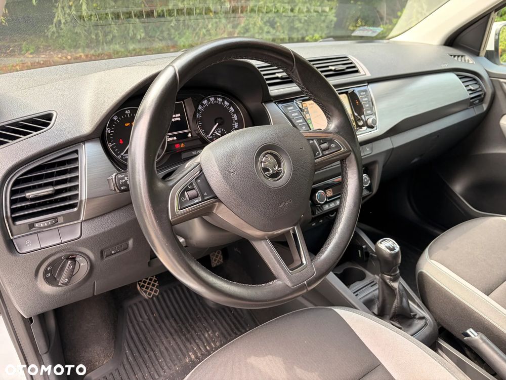 Skoda Fabia - 10