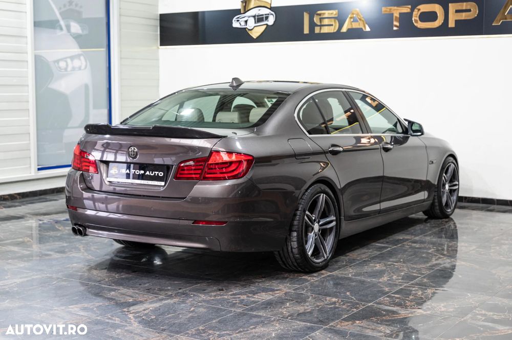 BMW Seria 5 520d Aut. Luxury Line - 36