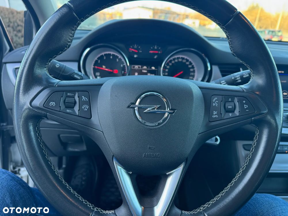 Opel Astra 1.2 T Edition S&S - 10