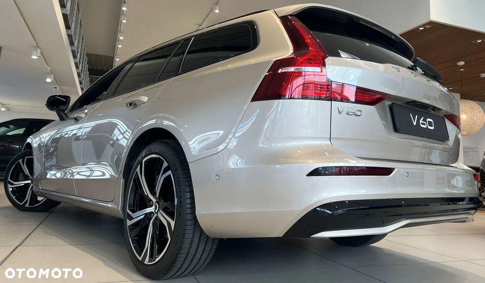 Volvo V60 B4 B Ultimate Dark - 2